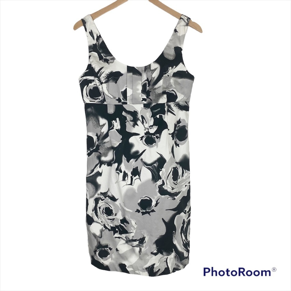 NEW YORK AND COMPANY Black White Gray Floral Print Mini Dress Stretch SIZE 6